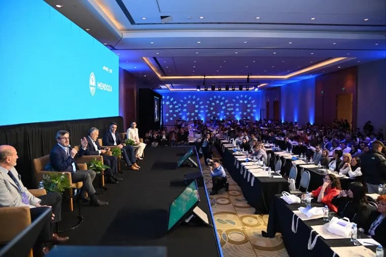 De los negocios a las redes: los influencers coparon la cumbre empresarial mendocina