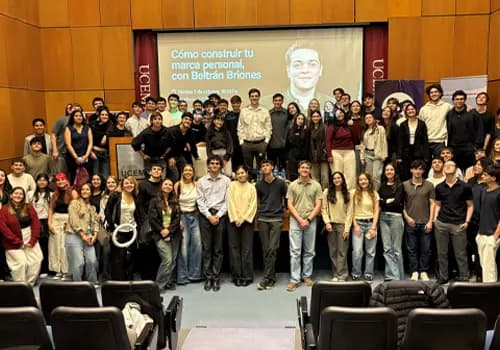 Charla en UCEMA con mas de 200 asistentes
